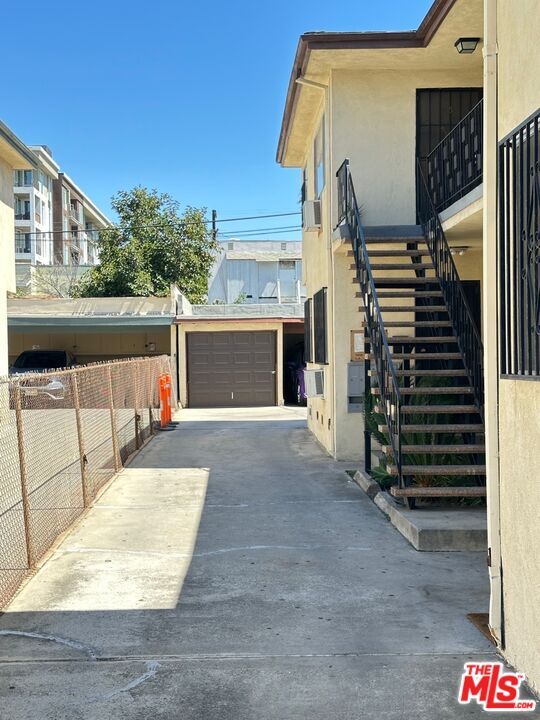 Building Photo - 1038 S Harvard Blvd