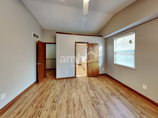 Building Photo - 1866 Pinnacle Club Dr