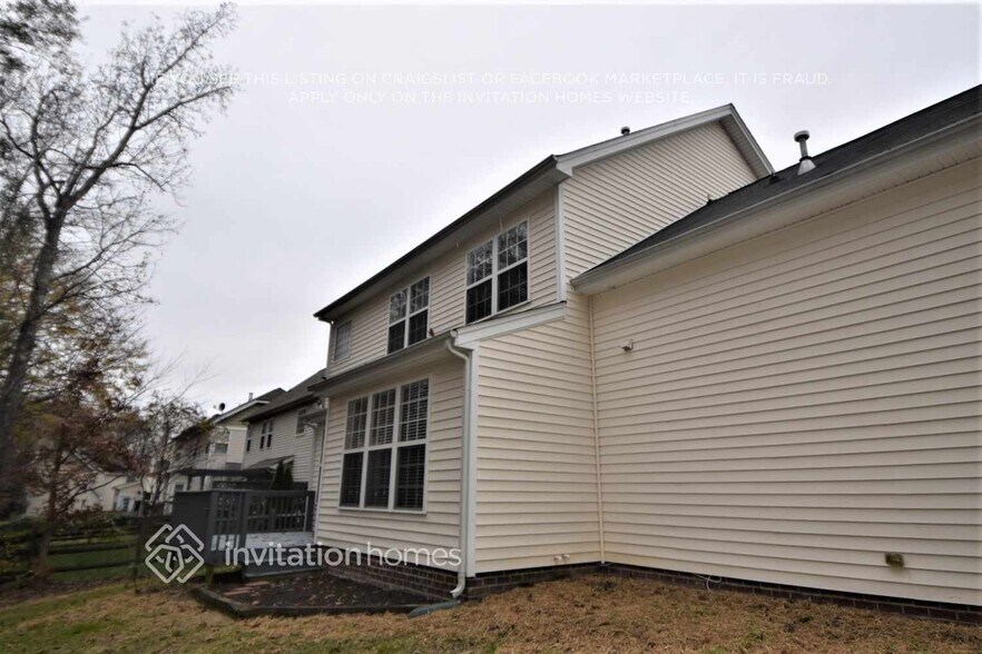 Building Photo - 12231 Fullerton Ct