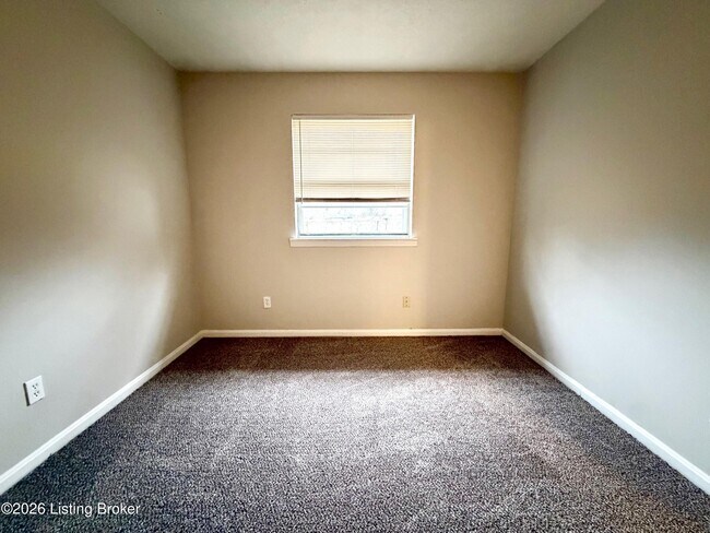 Building Photo - 313 Hawthorne Dr