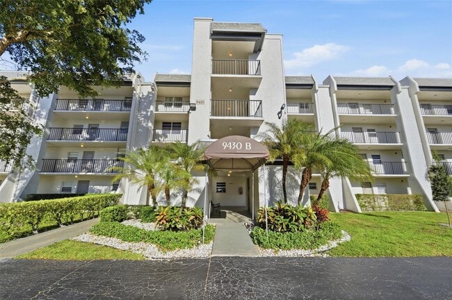 Building Photo - 9430 Poinciana Pl