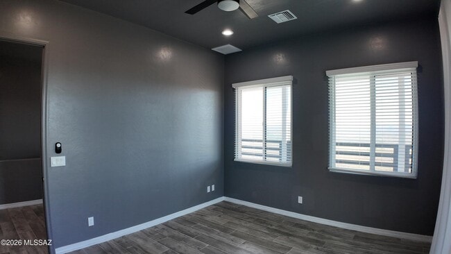 Building Photo - 339 Circulo Chica