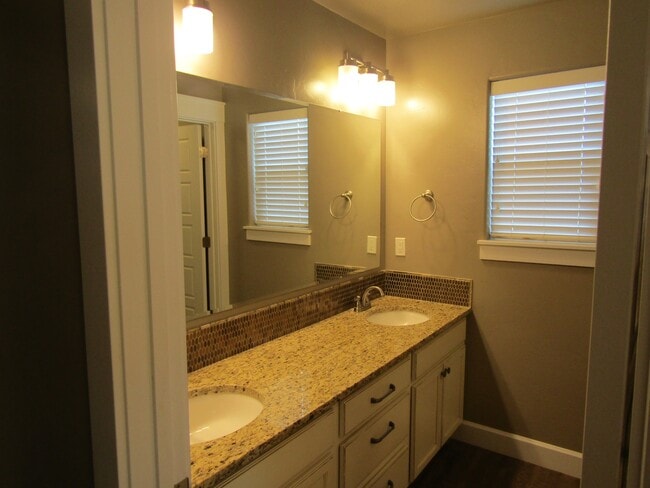 Building Photo - 5299 N Zamora Way