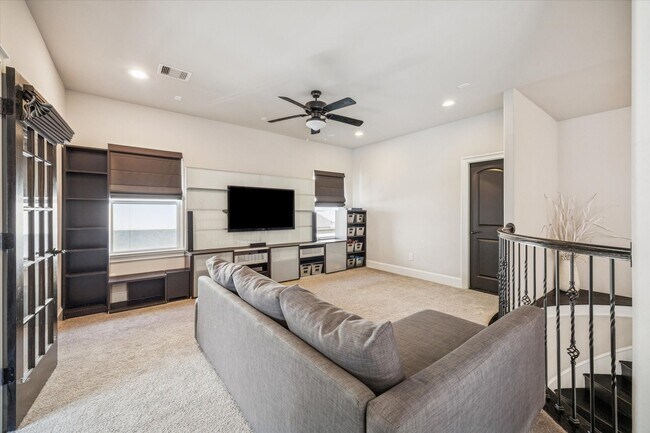 Building Photo - 618 Pink Azalea Trail