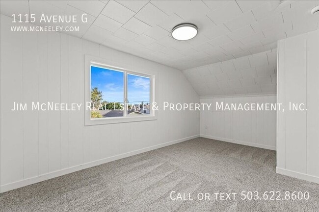 Building Photo - 1115 Avenue G