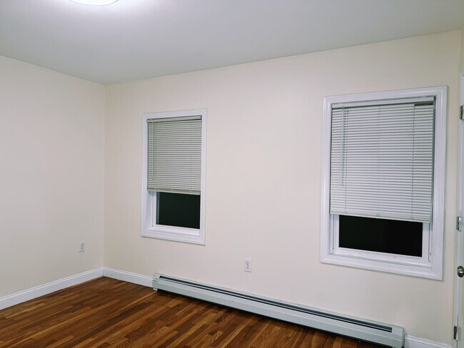 Building Photo - 4 Union Pl