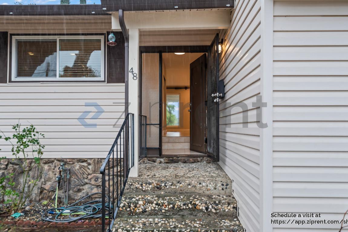 Building Photo - 48 N Lake Dr