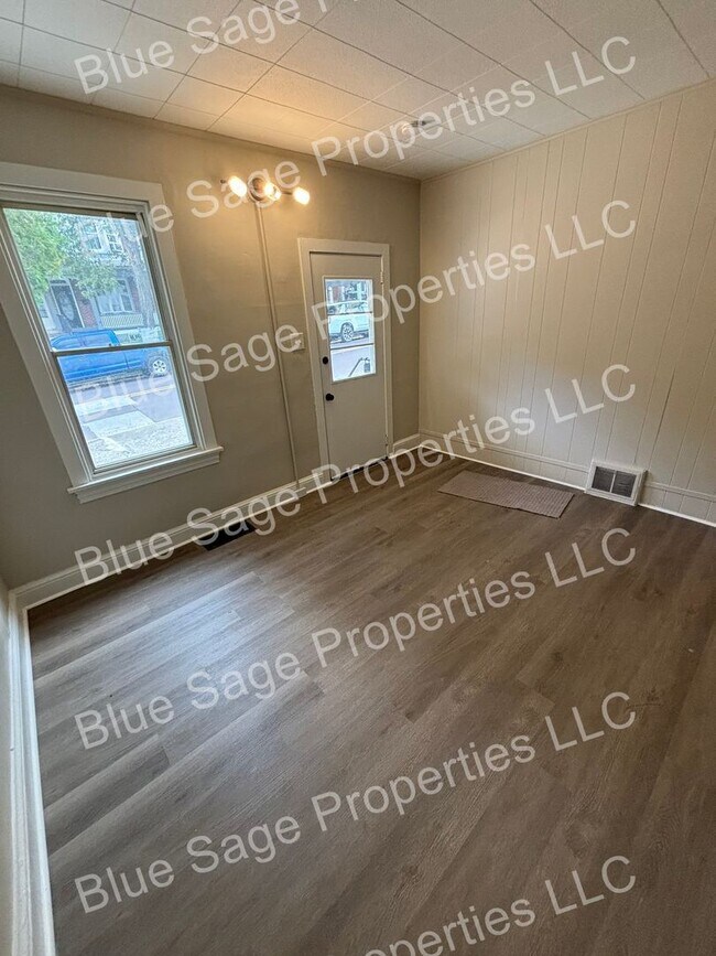 Building Photo - 126 Beech St
