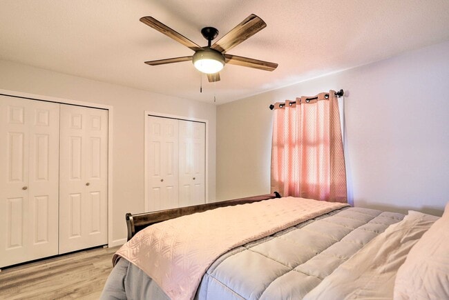 Building Photo - 6832 Woodmeadow Dr