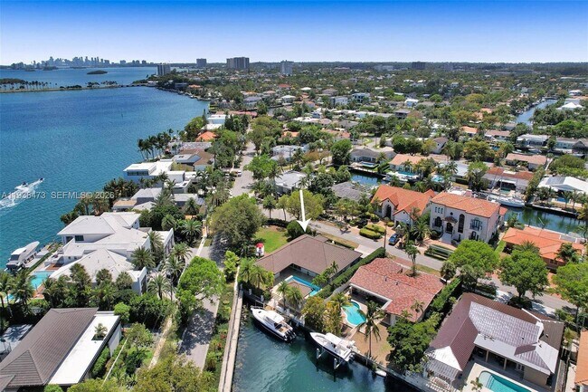 Building Photo - 13105 Biscayne Island Terrace