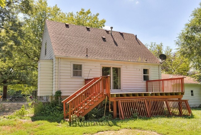 Building Photo - GREAT BACKYARD!! 3 Bed, 1 Bath Home in Des Moines