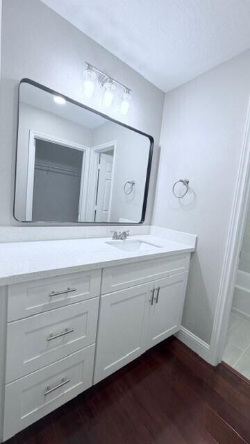 Building Photo - 9707 Richmond Ave.