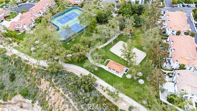 Building Photo - 23 Anana