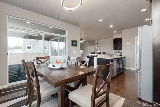 Dining Room - 3960 Maritime Dr SW