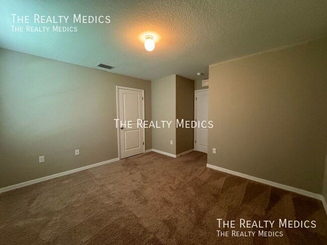 Building Photo - 2327 Ashberry Ridge Dr