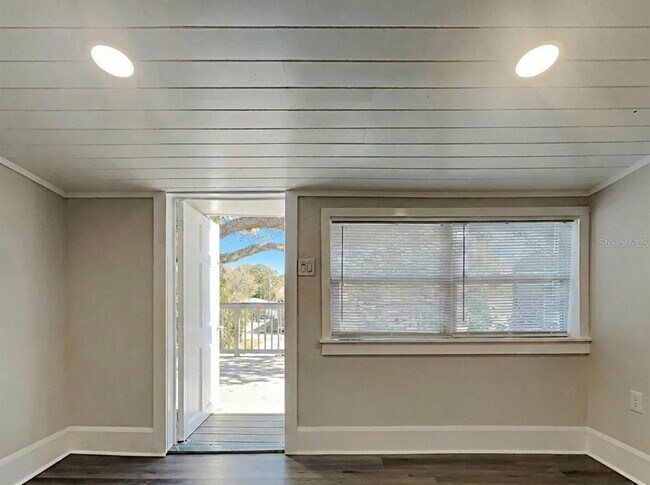 Building Photo - 3734 Burlington Ave N