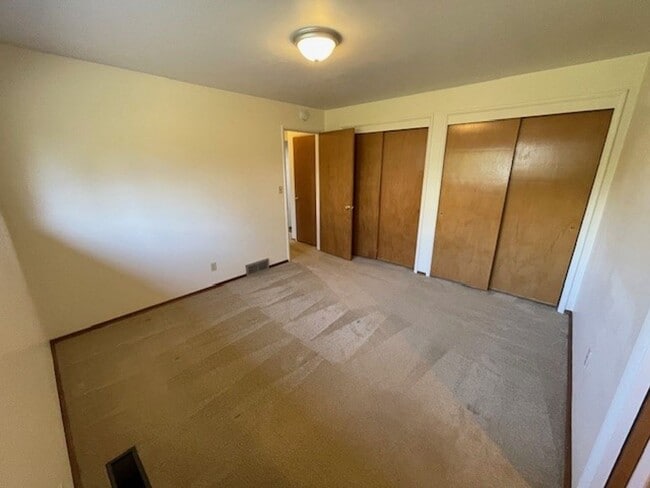 Building Photo - Edmonds View Home