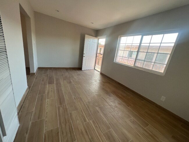 Building Photo - 9514 Avalon Blvd