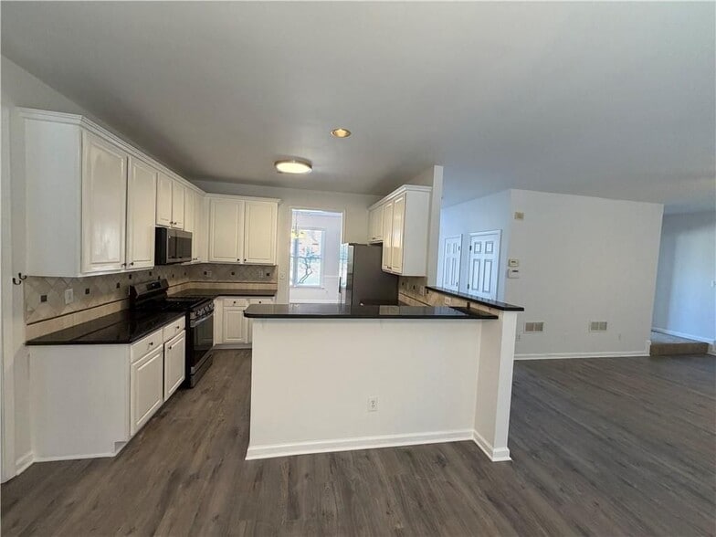 Building Photo - 505 Summer Breeze Ct.