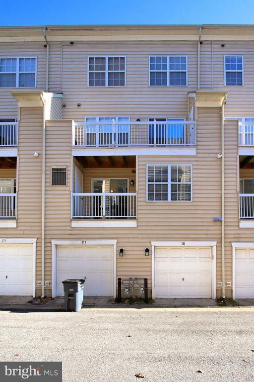Building Photo - 181 Martin Ln