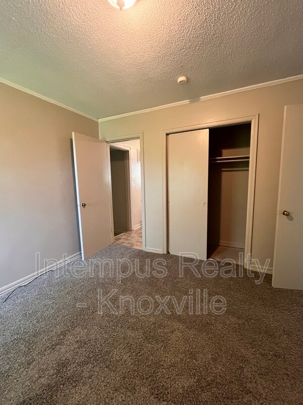 Building Photo - 3116 Sunset Ave