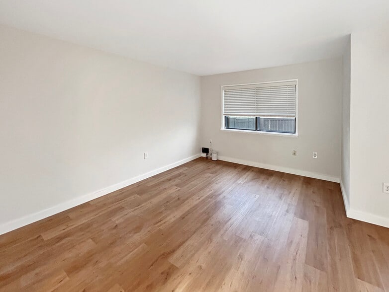 Building Photo - 2284 Emerald Heights Ct