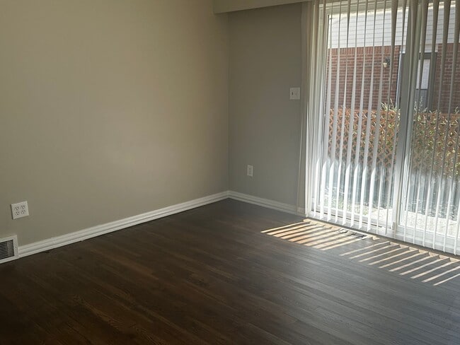 Building Photo - BEAUTIFUL 3 BEDROOM HOME