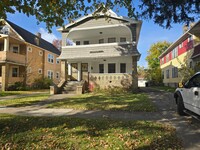 Building Photo - 3570 E 151st St