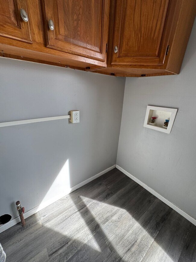 Building Photo - 2 bedroom 1 bath house in Bettendorf