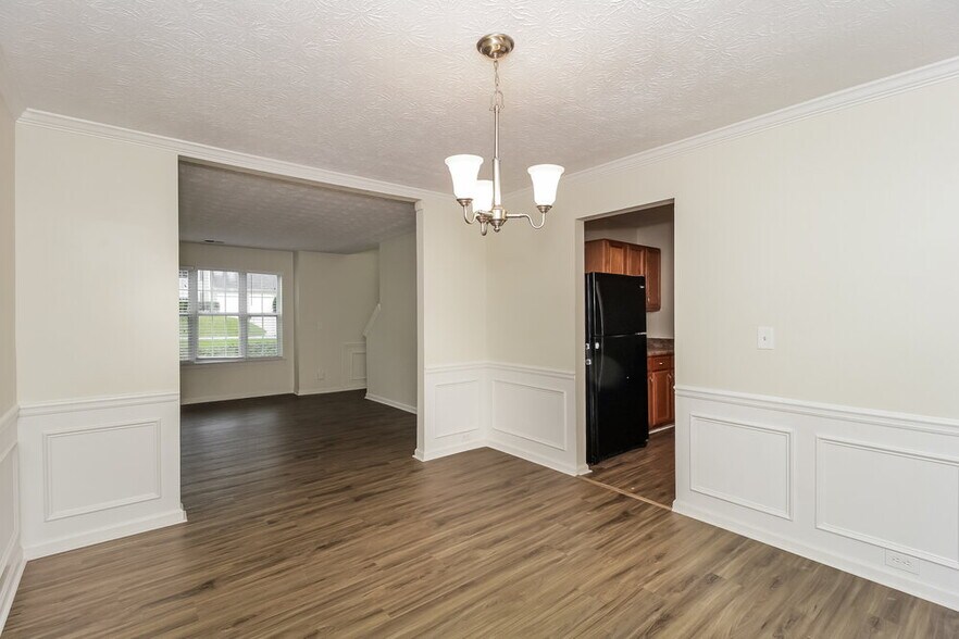 Building Photo - 3410 Sandlake Dr SW