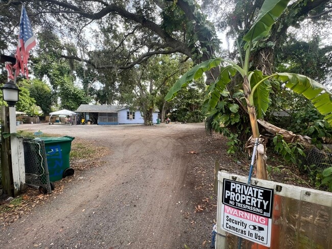 Primary Photo - RYDEs Triplex 5739 7th St Ct E Bradenton