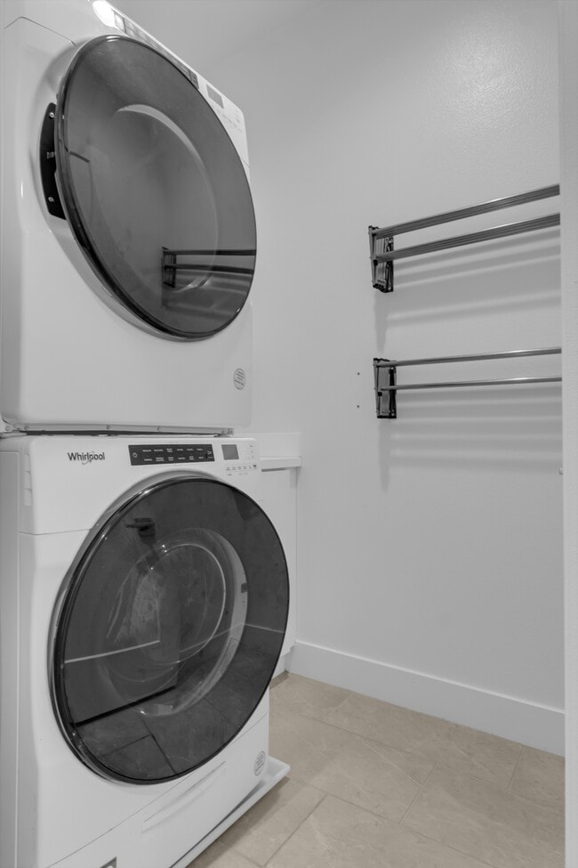 Building Photo - 2907 W Exposition Pl