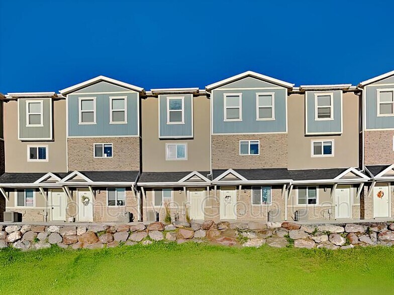 Primary Photo - 8192 N Boulder Ln