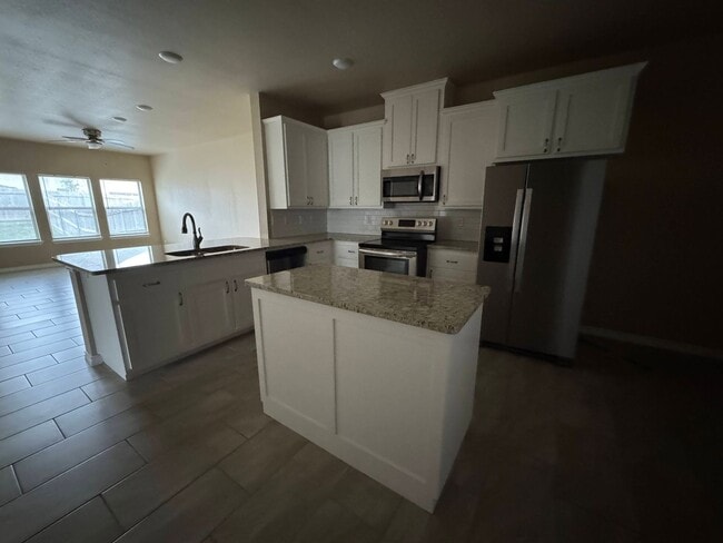 Building Photo - 5415 Rose Gdn Lp