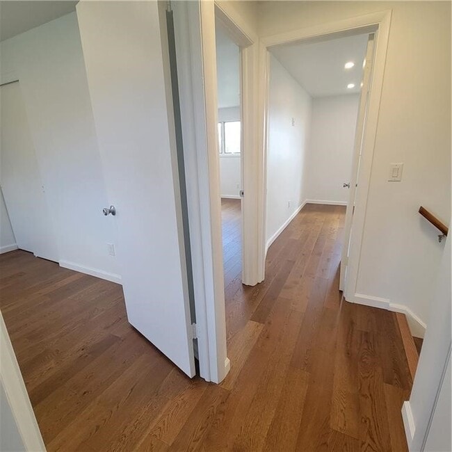 Building Photo - 47 Crimson Bramble Rd