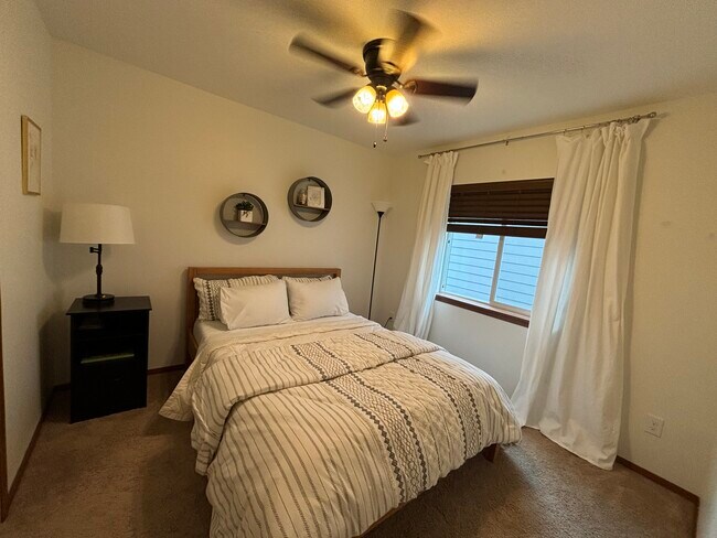 Building Photo - 680 NE Nantucket St