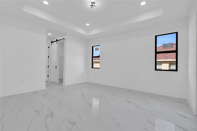 Building Photo - 358 Vitorio St