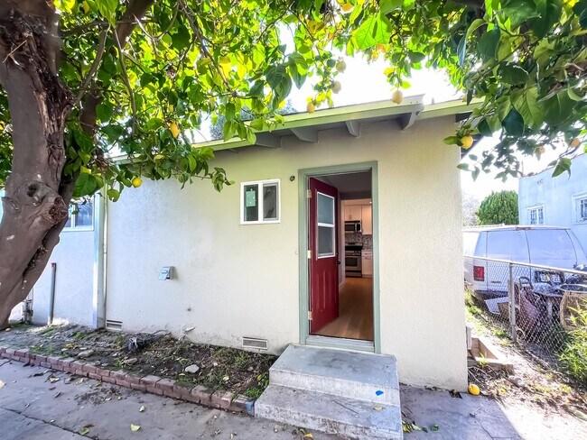 Building Photo - 3213 Atwater Ave