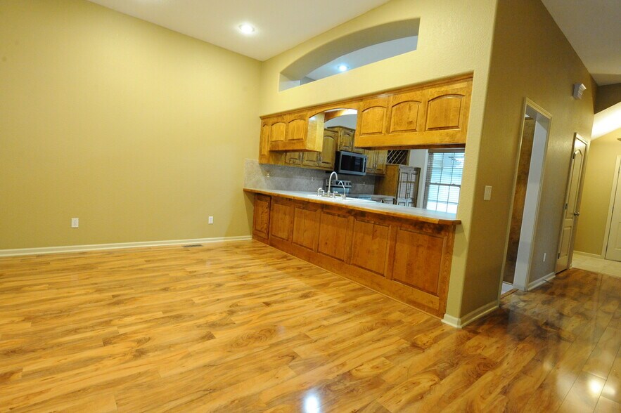 Building Photo - 3204 NW 67th Ct