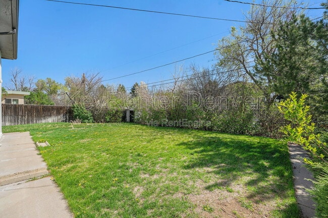 Building Photo - 1580 S Krameria St