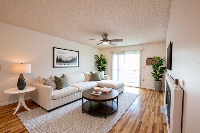 Primary Photo - 8 Northbrook Dr