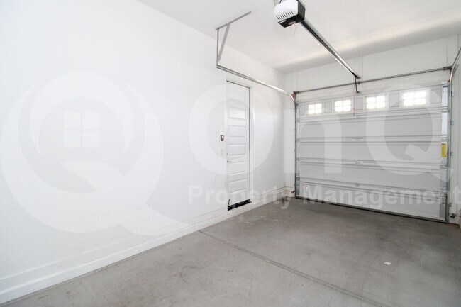 Building Photo - 259 E Sagittarius Pl