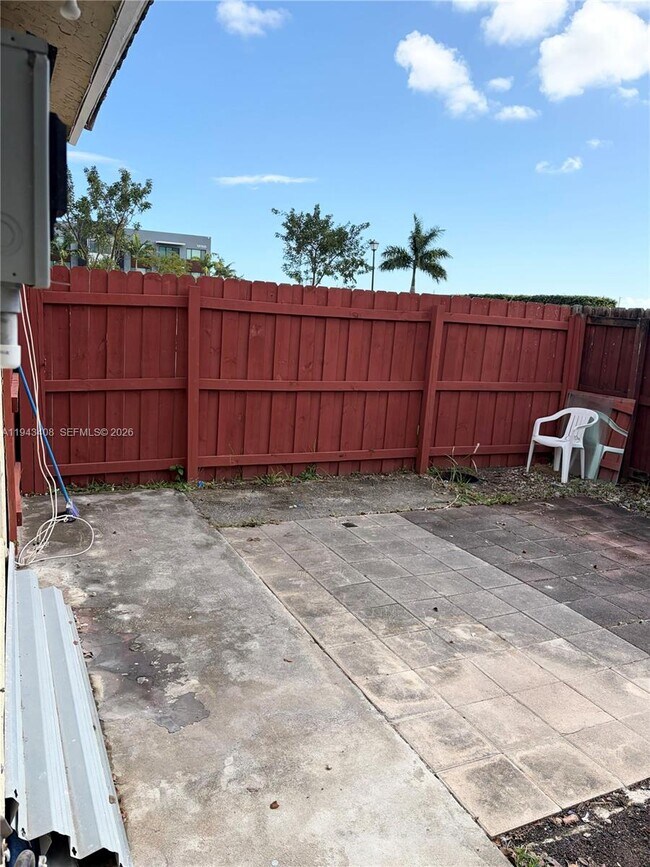 Building Photo - 26140 SW 138th Ave