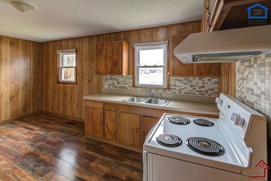 Building Photo - 1211 Dale Way