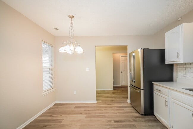 Building Photo - 15316 Wolf Run Ct