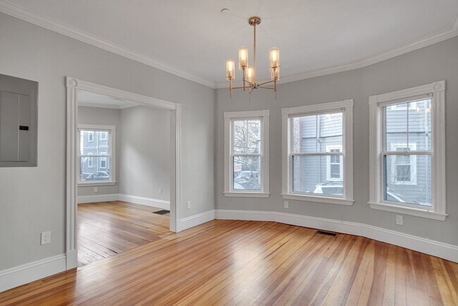 Building Photo - 16 Traymore St