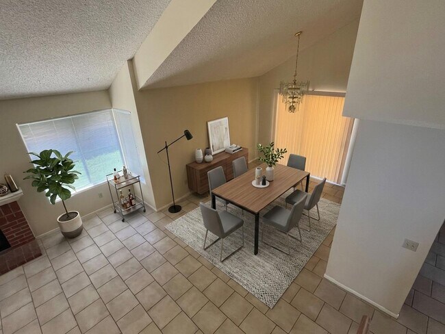 Building Photo - 15377 Bambi Ct