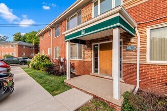Building Photo - 361 N Eton St