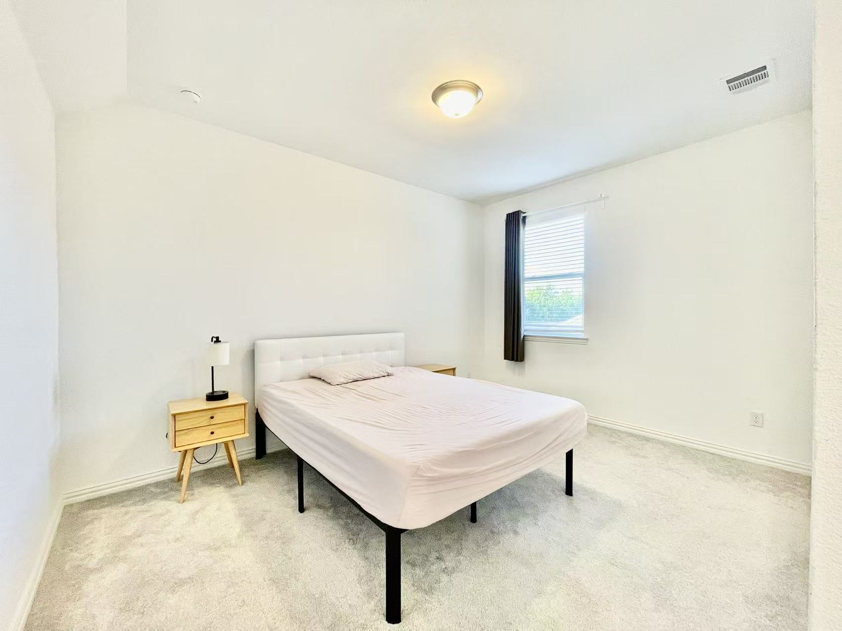 Building Photo - 8213 Bethpage Dr