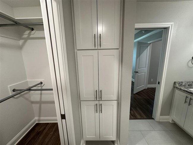 Building Photo - Magnolia Park #10722